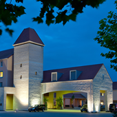 Algonquin Explorers Hotel