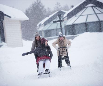 Iglús de cristal Golden Crown y cabañas Aurora