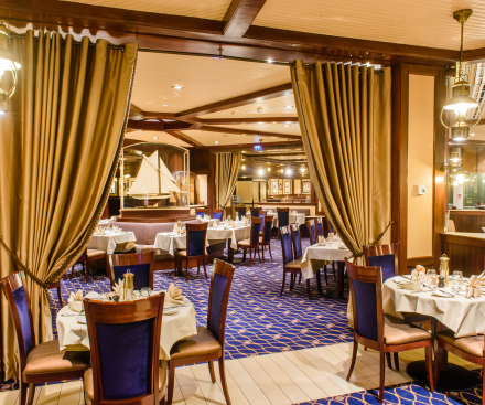 Club Náutico - Club de la Bahía de Newport de Disney