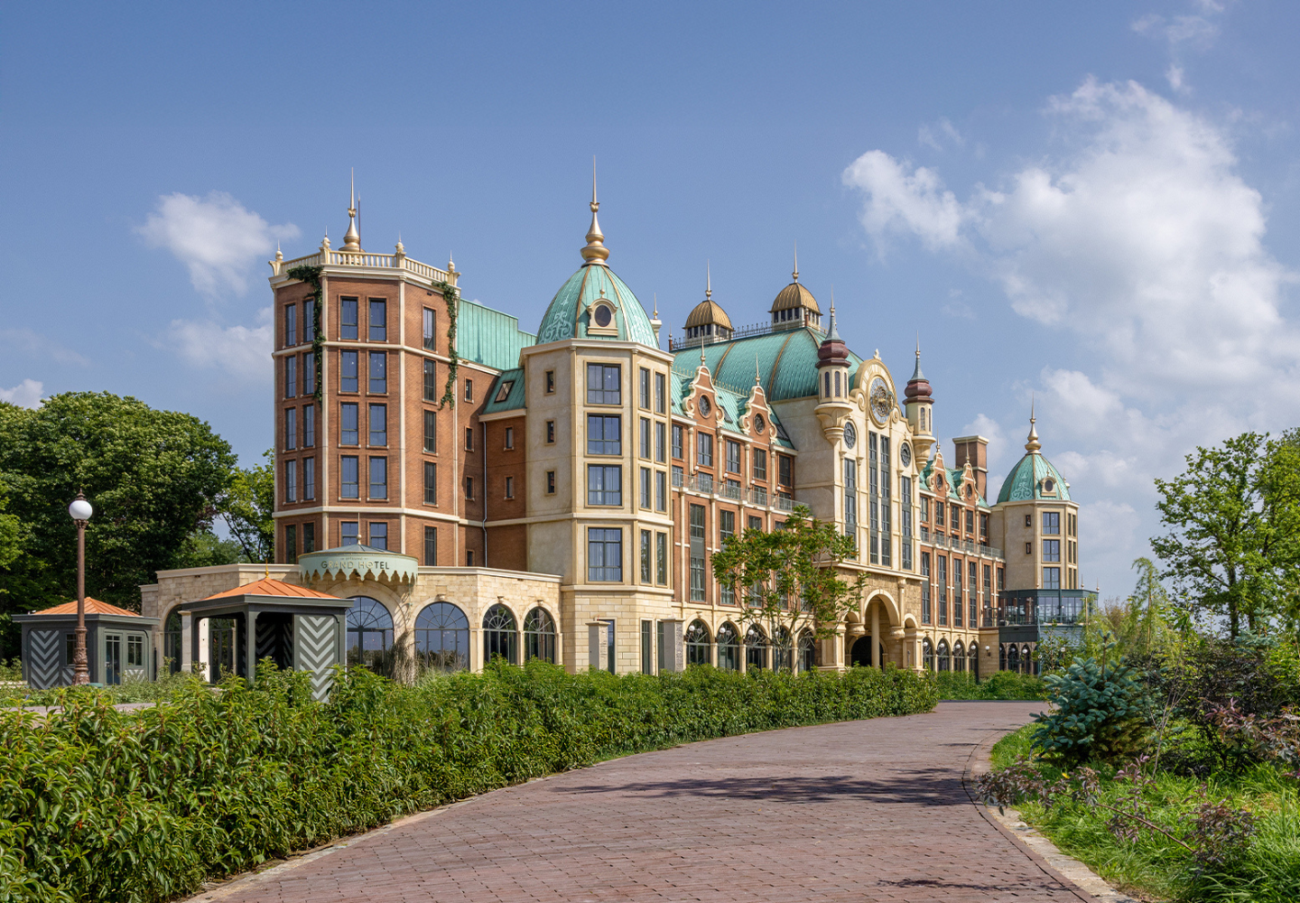 MagicBreaks Stay in the brand-new Efteling Grand Hotel and experience true luxury from only £219pp* carousel banner