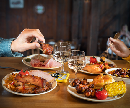 La Grange en el Salón Country Western de Billy Bob
