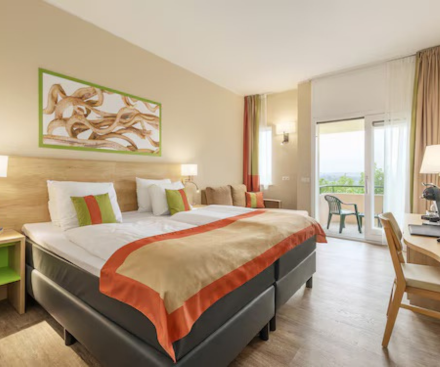 1-Bedroom Hotel Room