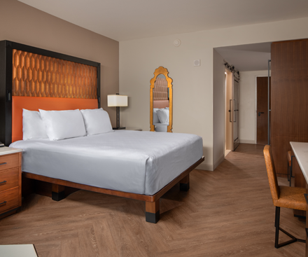 Gran Destino Tower Standard View King Bed Room