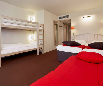 6-Person Family Room