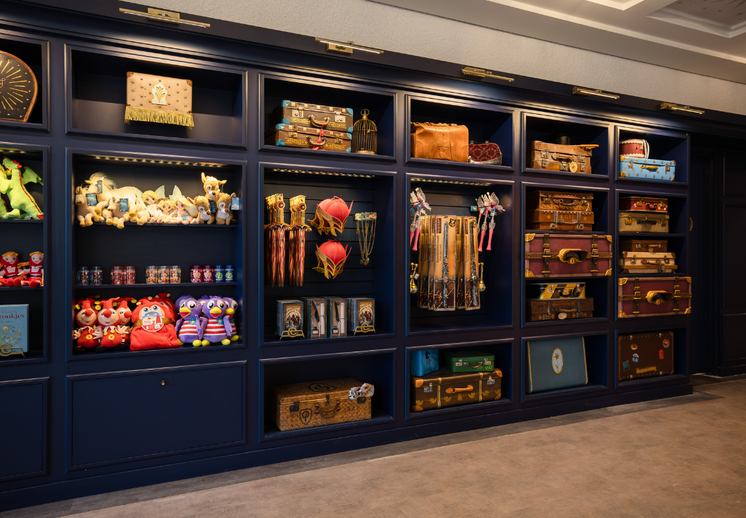 MagicBreaks Over 20 themed suites available! carousel banner