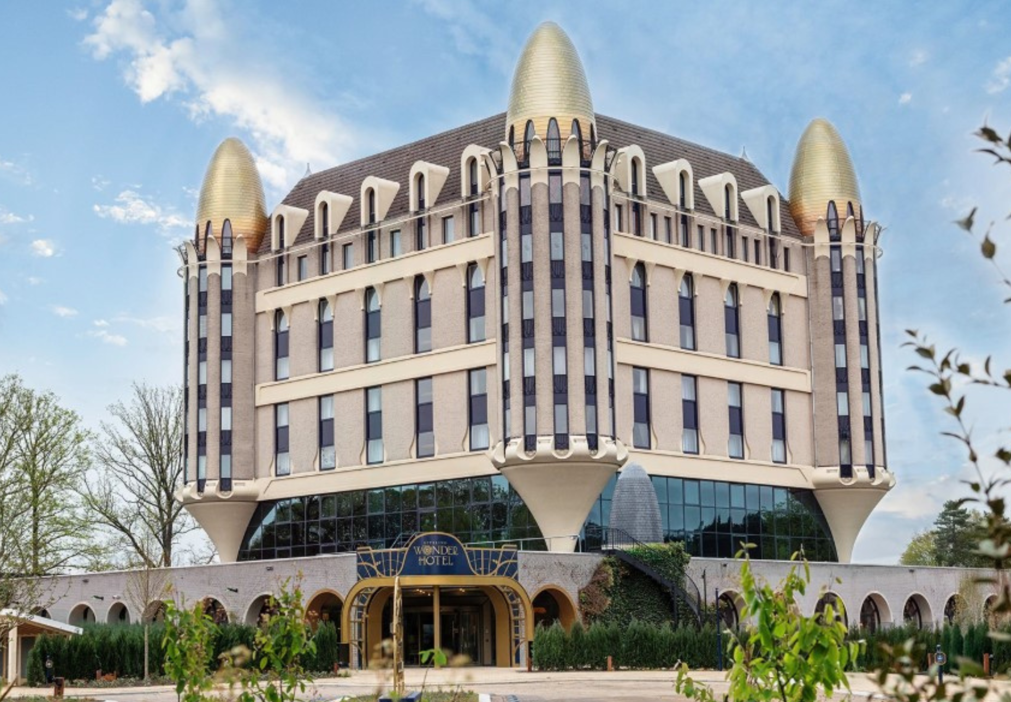 MagicBreaks EFTELING WONDER HOTEL FROM £159PP carousel banner