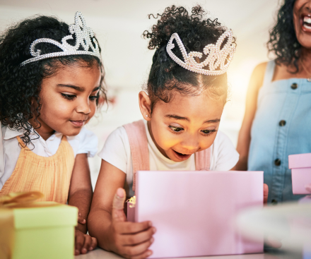 Frozen-themed Reveal Kit