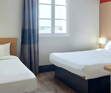 4-Person Family Room