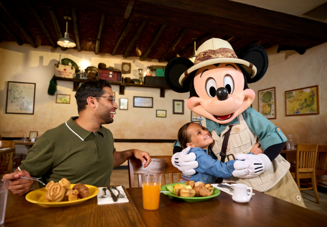 MagicBreaks Free Disney Dining & Drinks for 2027 carousel banner