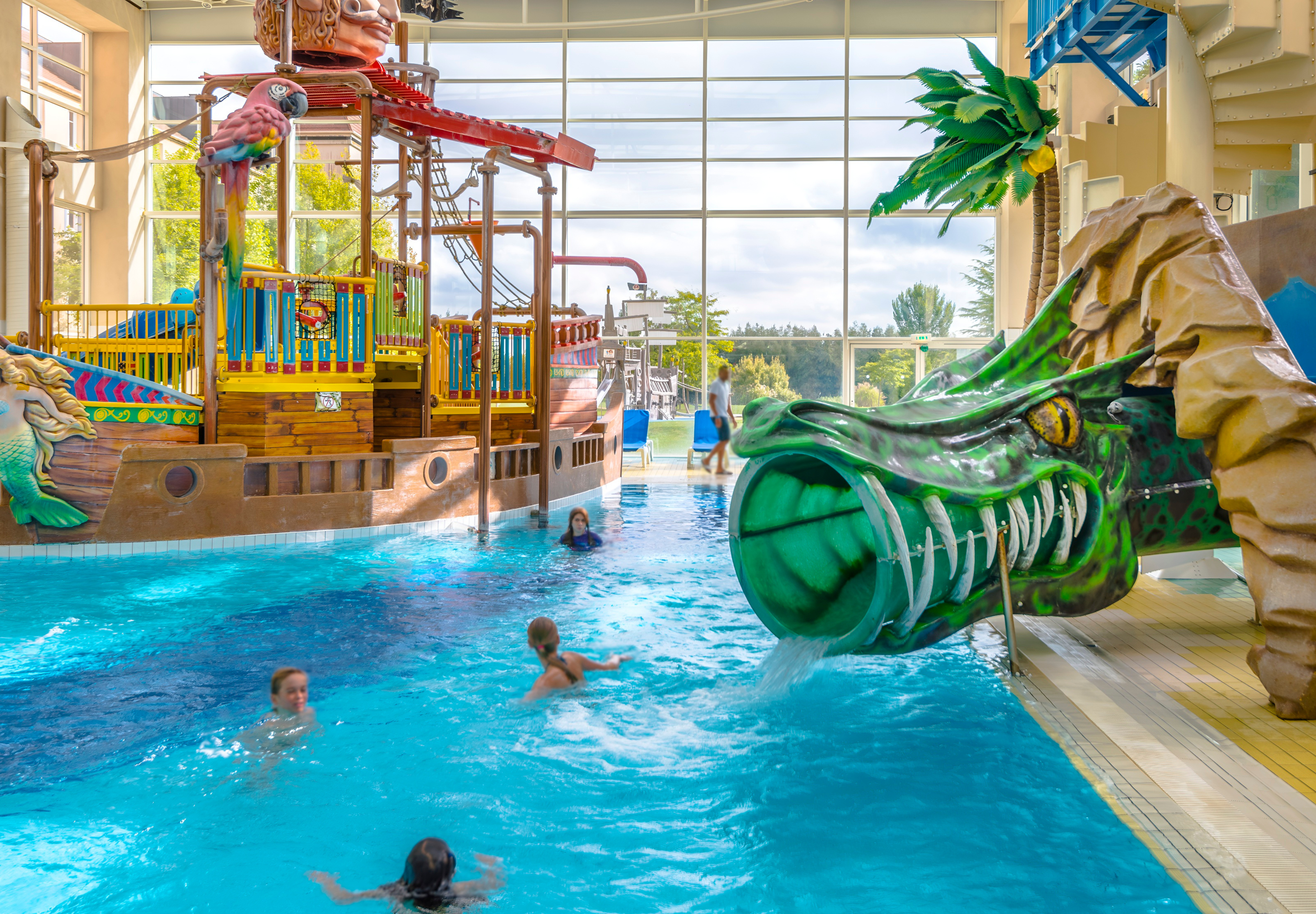 MagicBreaks Fantastic Hotel Facilities carousel banner