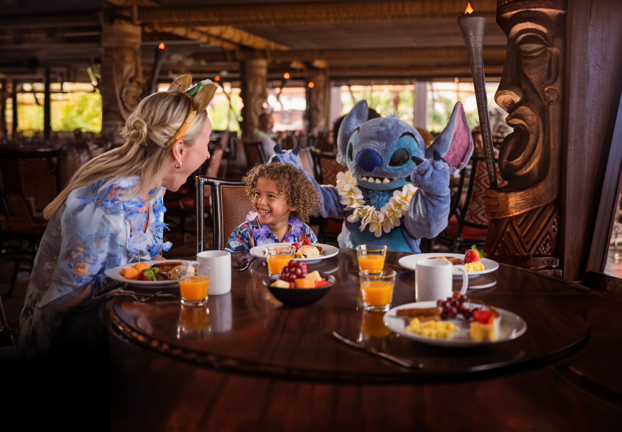 MagicBreaks Free Dining & Drinks at Walt Disney World carousel banner