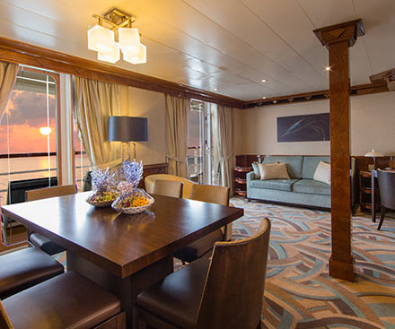 Suite con servicio de conserjería de 2 dormitorios con terraza.