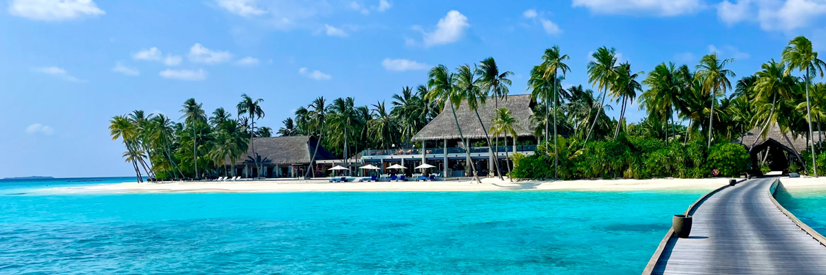 MagicBreaks Luxury Maldives Holiday carousel banner