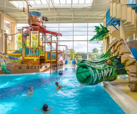 Añade una estancia en un hotel de la zona de Disney.